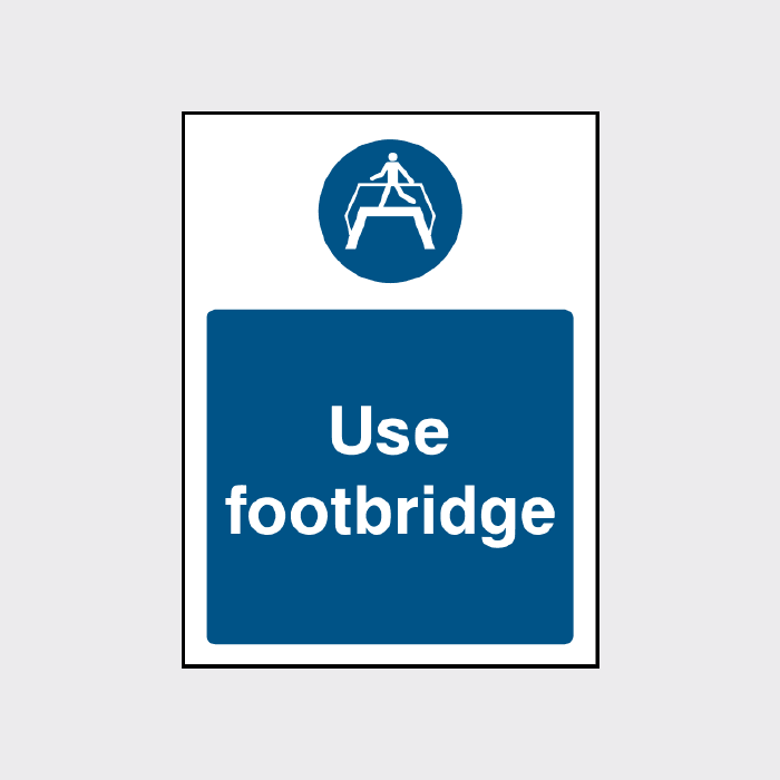 Use footbridge signs - MACH0044